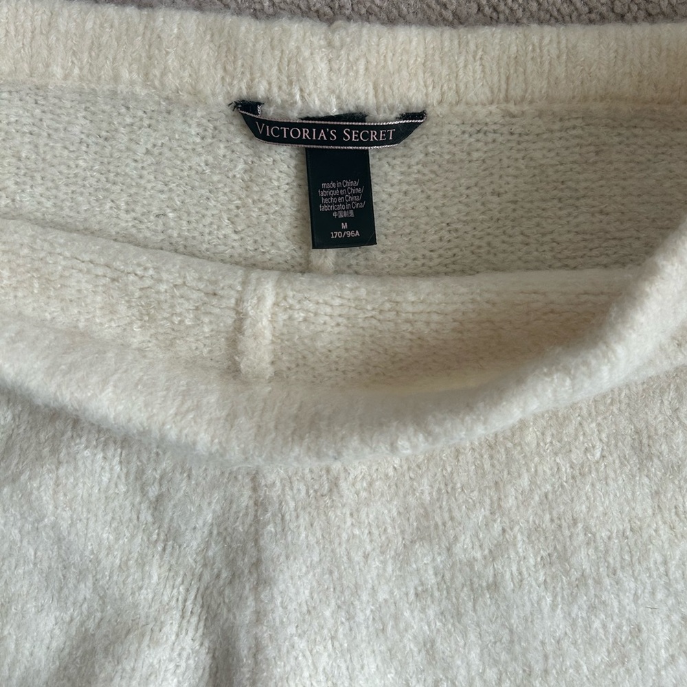 Victoria's Secret Cream Knit Lounge Shorts - Picture 2 of 2